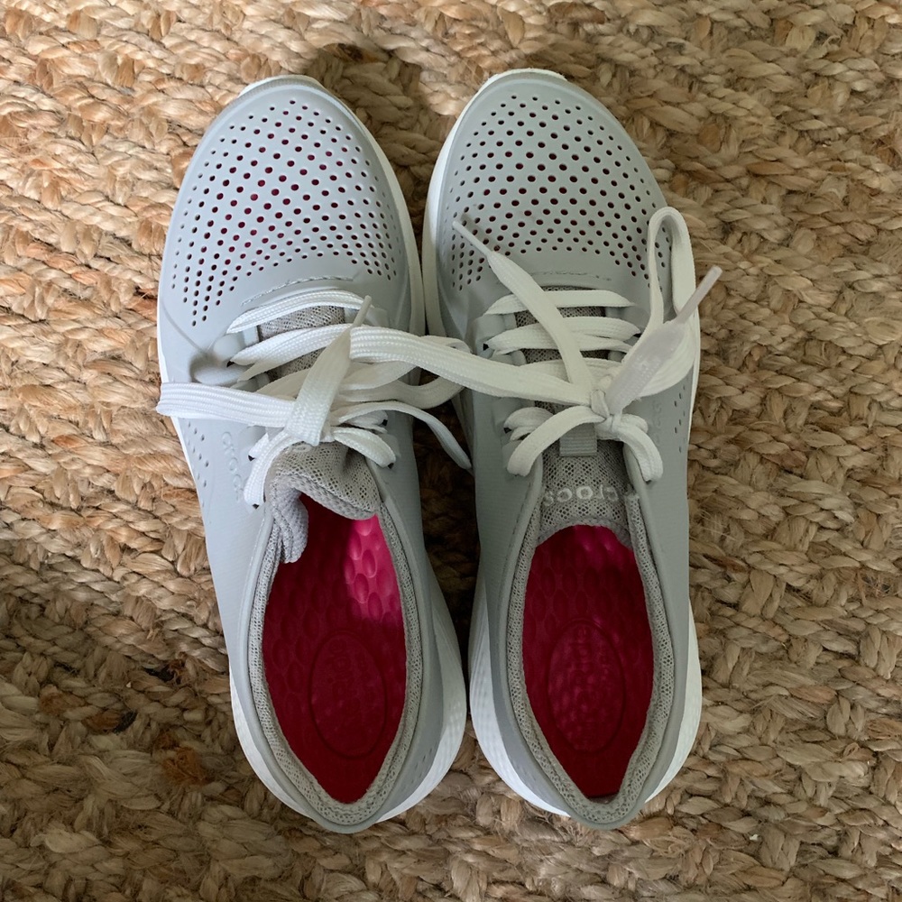 Crocs size 9